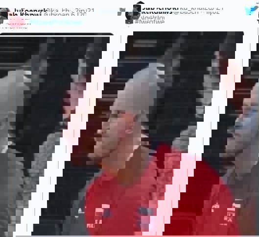 1627768