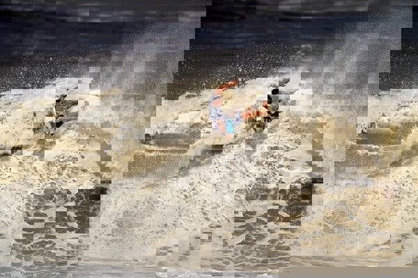 1627961