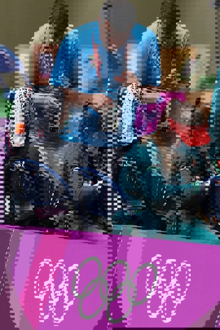 1628693