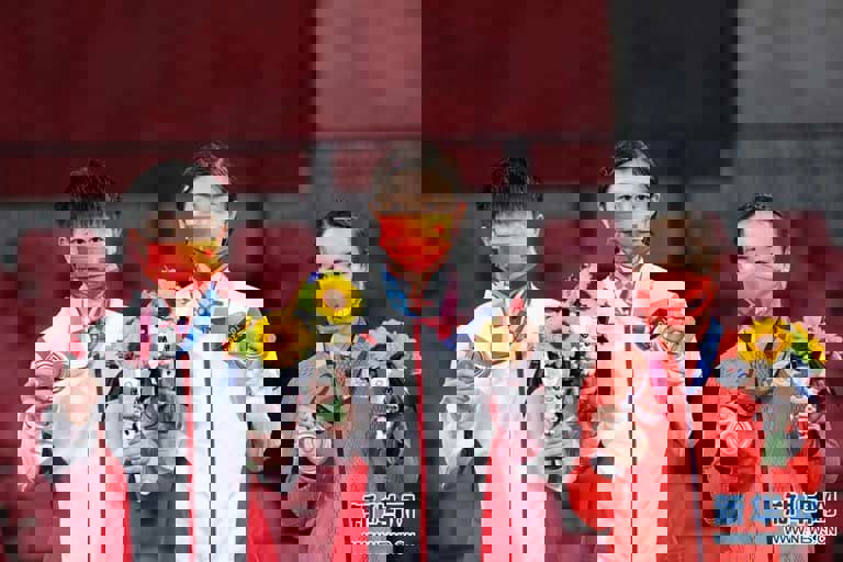 1628805