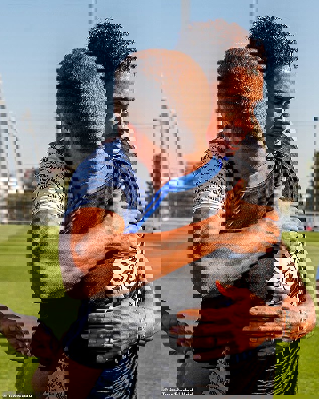 1628912