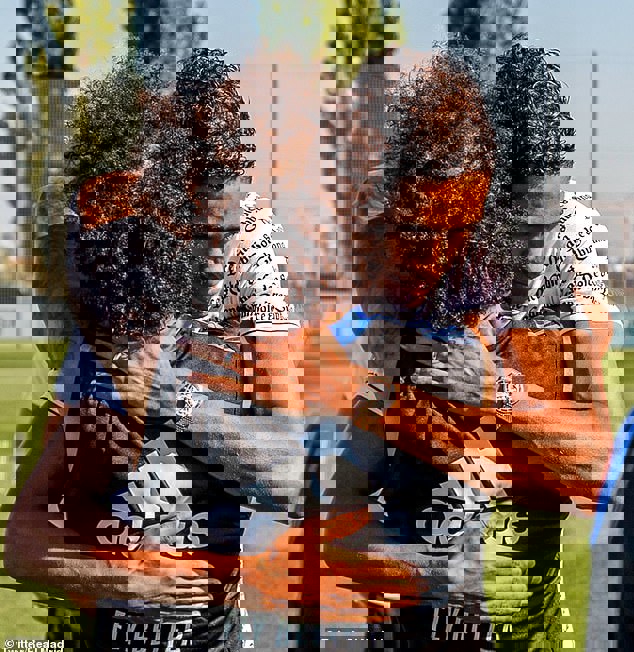 1628913