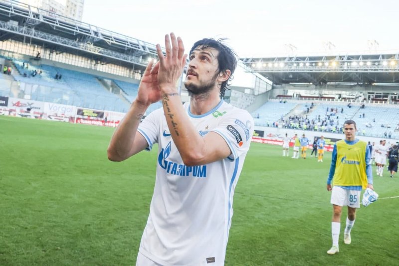 ادامه مذاکرات لورکوزن و زنیت برای جذب آزمون