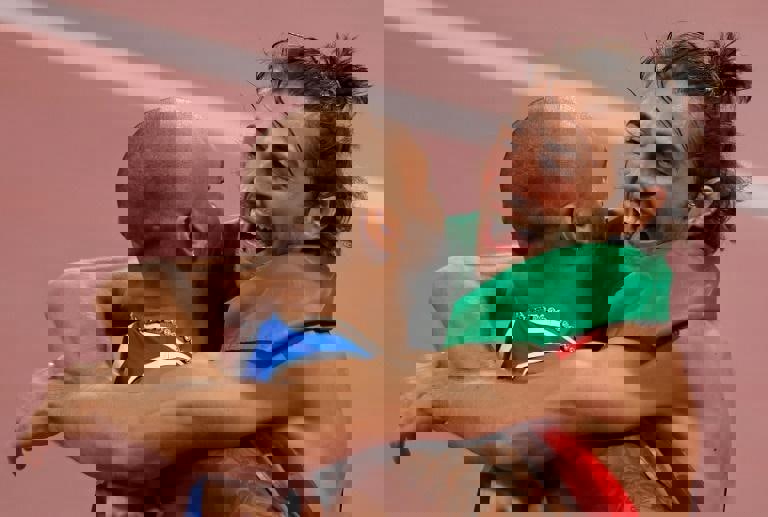 1629767