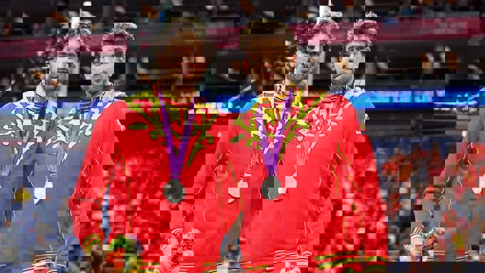 1630372