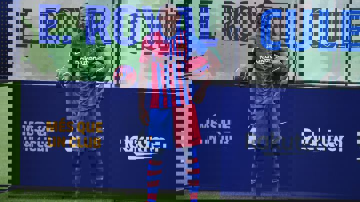 1630376
