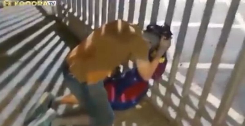 1631527