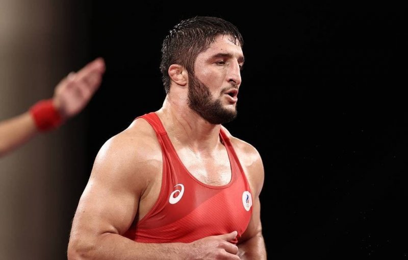 سعداله یف پرچمدار روسیه در مراسم اختتامیه