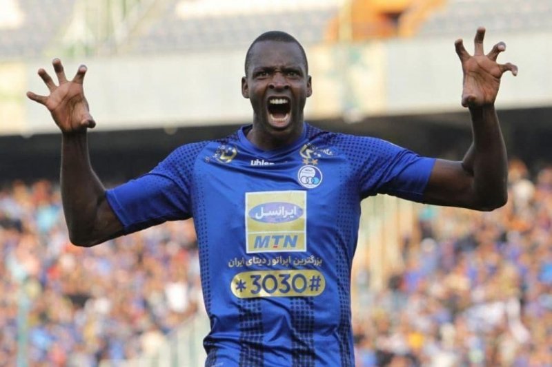 با وجود شکایت جدید از استقلال، پنجره باز میماند