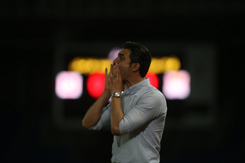 رحمتی و تابلوی ایست پیش روی خرید دوم پرسپولیس