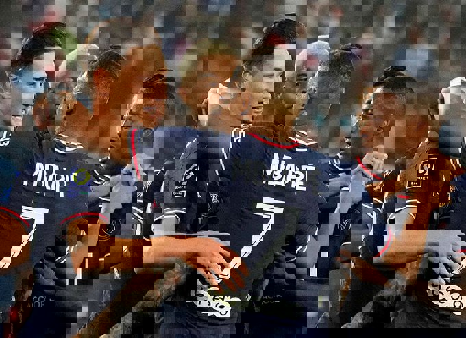 1634303