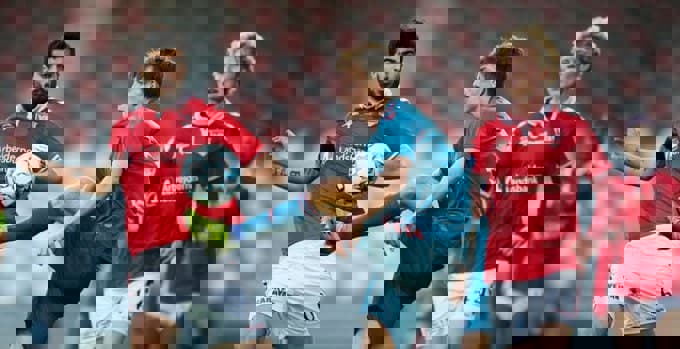 عزت‌اللهی تعویض شد، وایله باخت