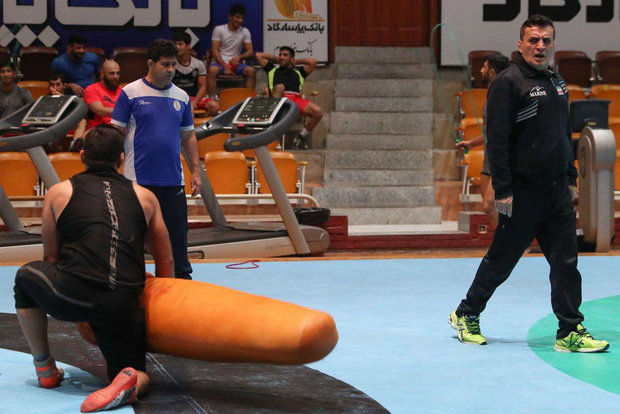 اعتراض در نخستین اردوی شاگردان محمد بنا