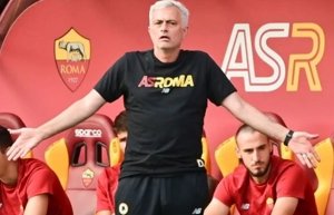 مورینیو: تمدید نکند، آدرس مدیر برنامه پخش می‌شود!