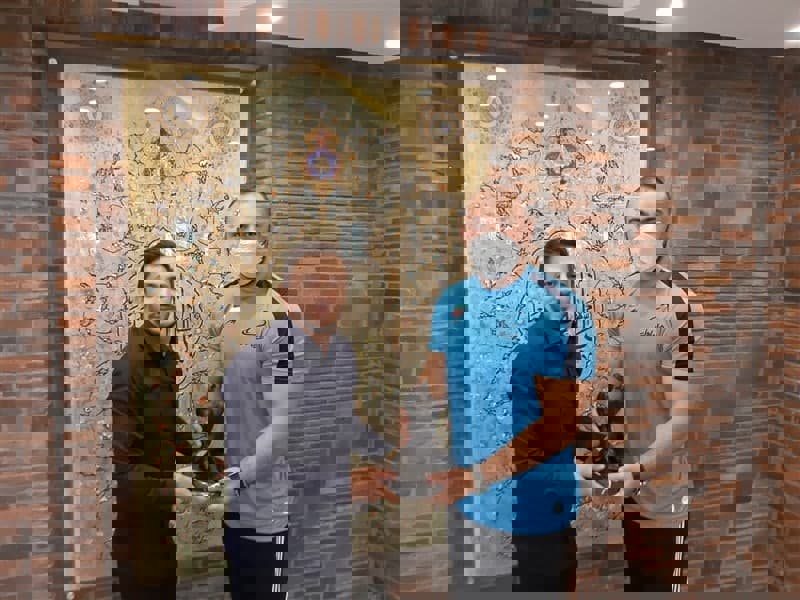 1636151