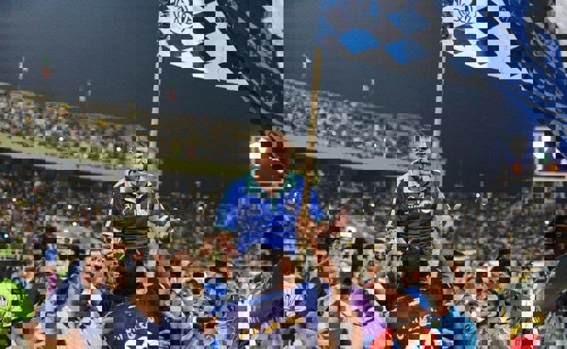 1636814