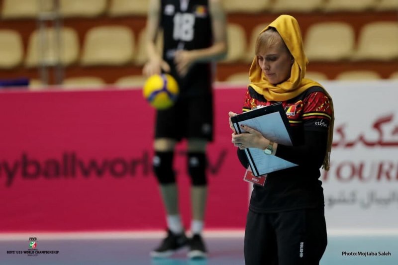 تنها مربی زن مسابقات والیبال پسران(عکس)