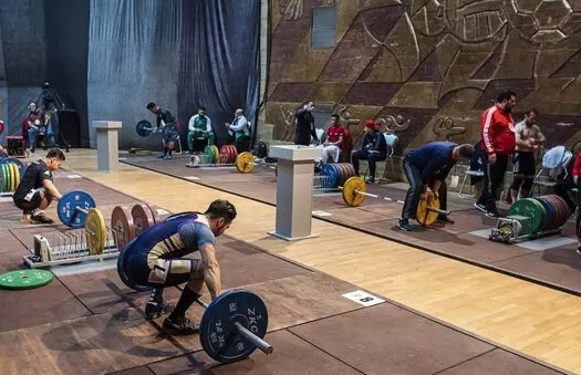 وزنه‌برداران جوان در دو گروه به اردو دعوت شدند