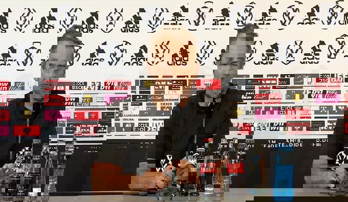 فلیک: توماس مولر؟ به اندازه کافی بازیکن داریم