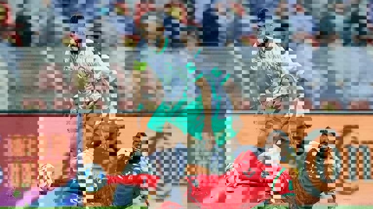 1641649