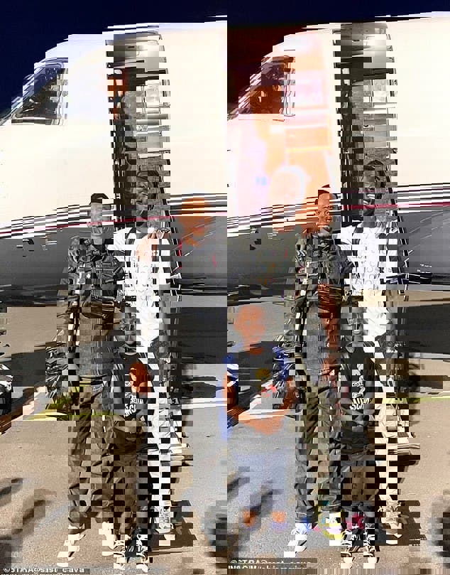 1641818