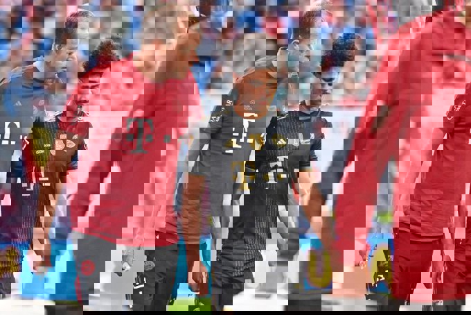 1642988