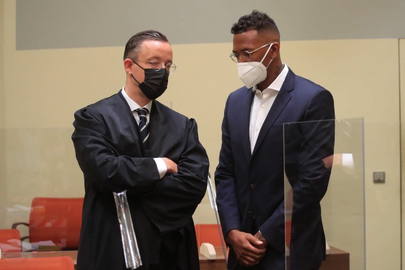 مدافع آلمانی نقشه های لیون را نقش بر آب کرد 