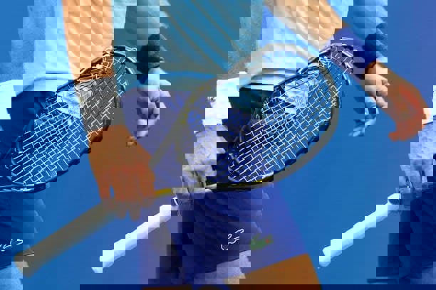 1643332