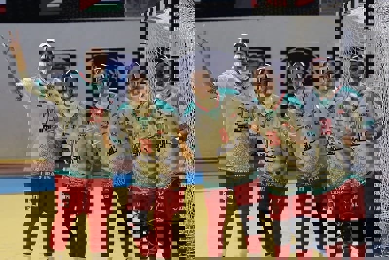 1645646