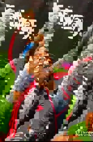 1645881
