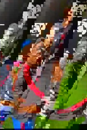 1645882