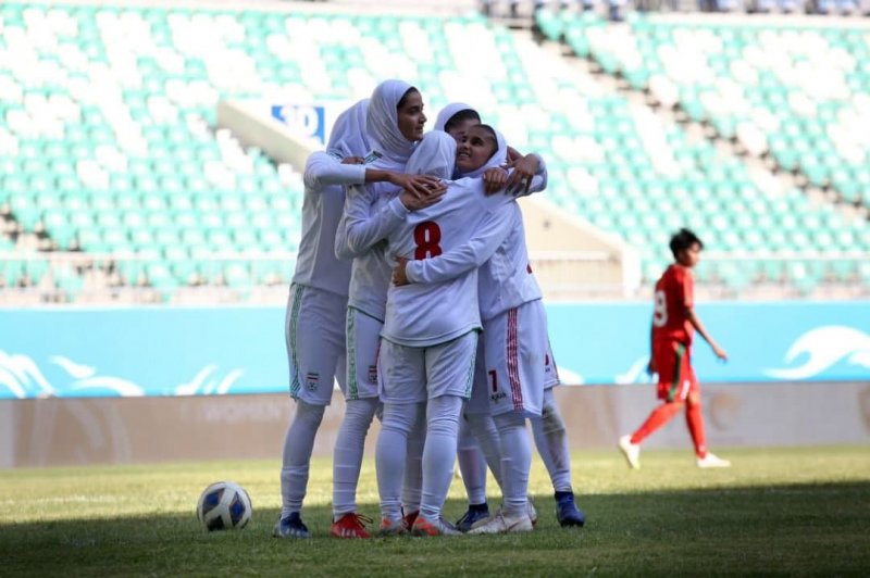 نمایش تهاجمی دختران ایران؛ چمن بنیادکار لتکوب شد!