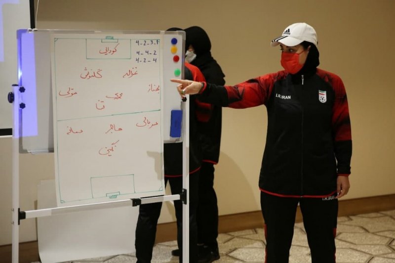 تیم ملی فوتبال بانوان و بازی با 3 سیستم