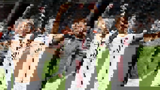 1646834