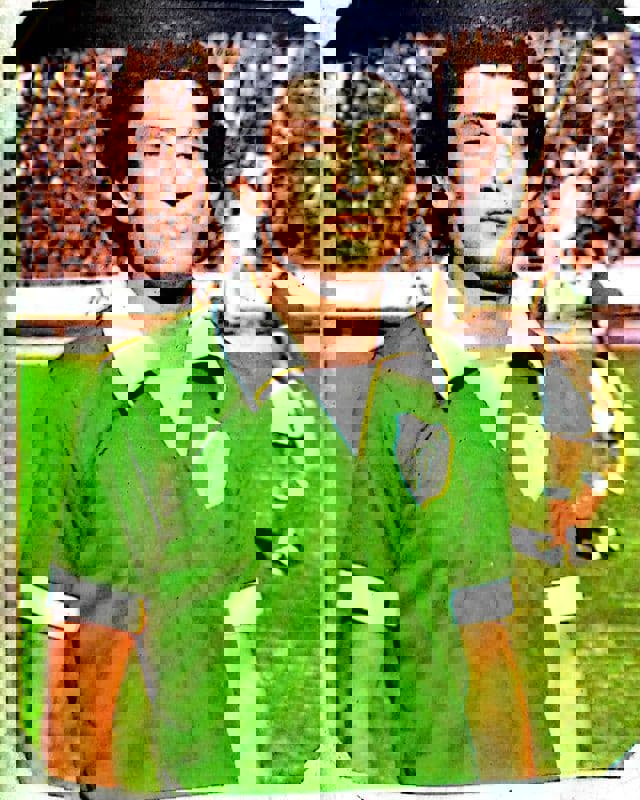 1646879