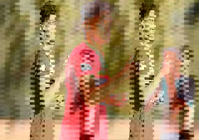 1646883