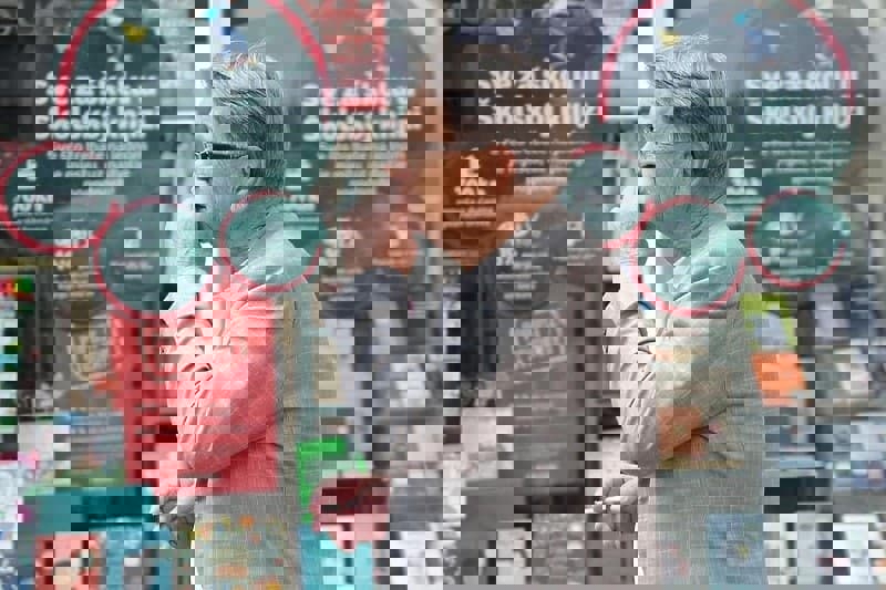 1647117