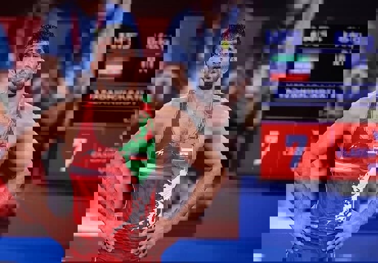 1647322