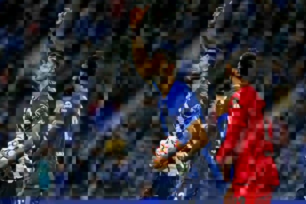 جو گومز مقصر است، این راه مهار طارمی نبود