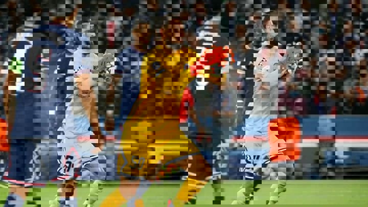 دوناروما: به مزخرفاتی که در موردم می‌نویسند می‌خندم