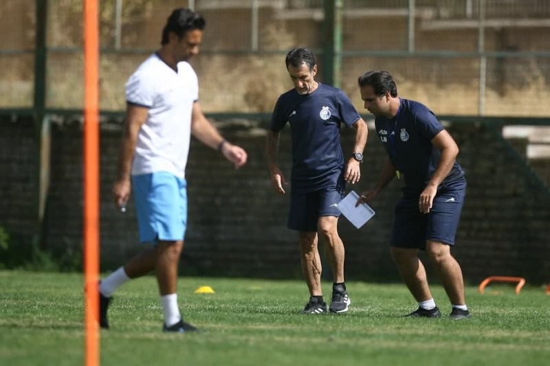 صالح و پین در حال طراحی تمرینات استقلال (عکس)