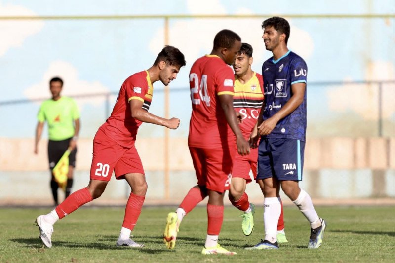 برد فولاد در بازی دوستانه با گل میگ‌میگ!