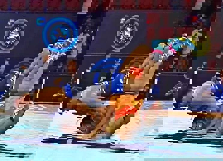 فن مخوف یزدانی روی کشتی گیر پورتویکویی (عکس)