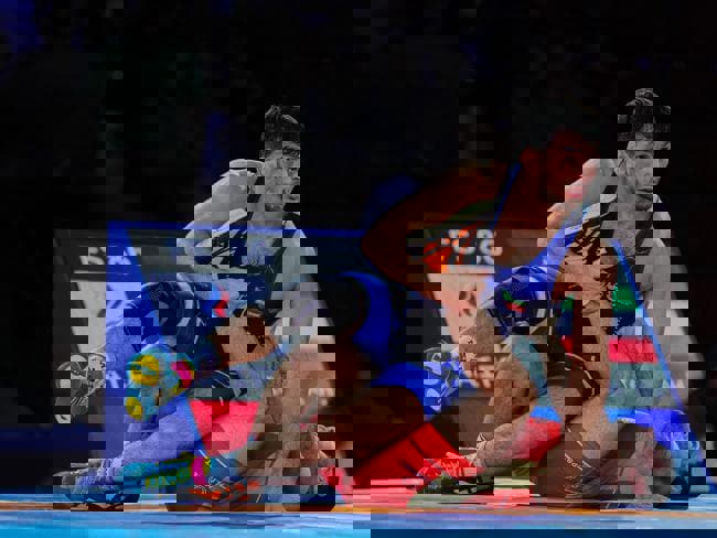 کریهای سنگین تیلور، سکوت مرموز یزدانی