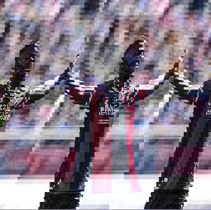1650338