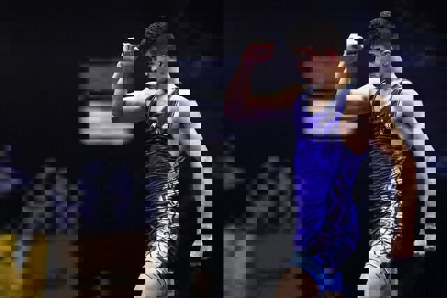 جنگ جنون آمیز کشتی گیر ایرانی برای فینال (عکس)