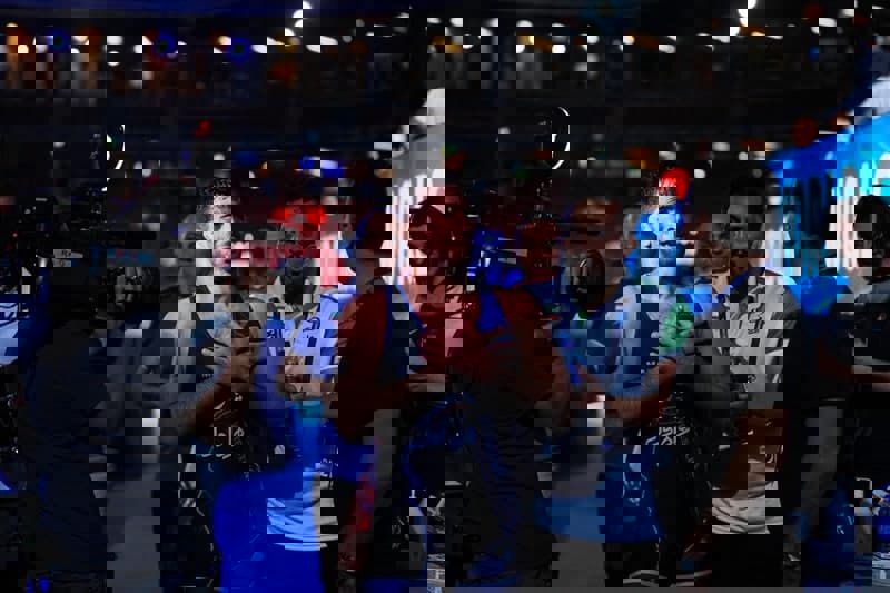 1650764