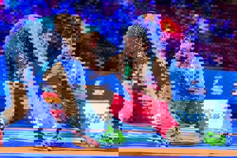 1650928