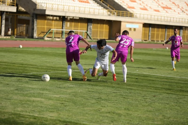 تساوی ذوب‌آهن و فجر در انقلاب کرج(عکس)