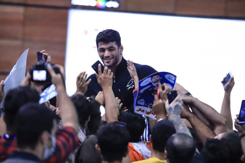 لحظات رویایی یزدانی در استقبال تاریخی (عکس)